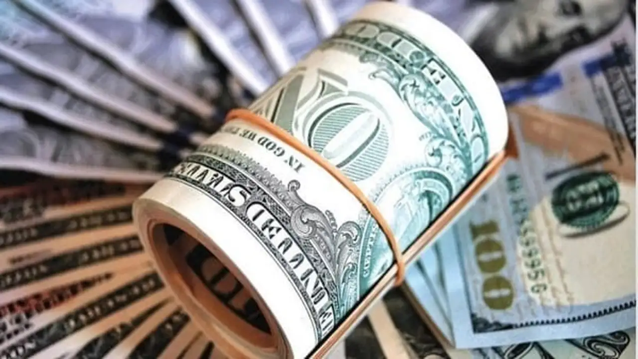 صعود سعر صرف العملة في السوق السوداء بمقدار 81 دونغ فيتنامي